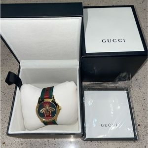 Unisex Gucci Bumblebee Watch